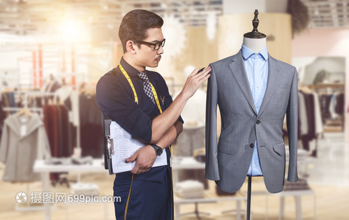 服装设计师 艺术与创新的织梦者